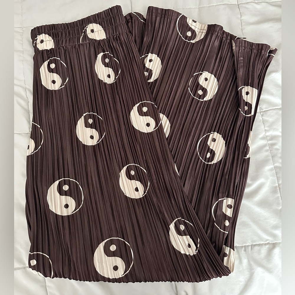 Weekend Chasers Ying Yang Plisse Pants